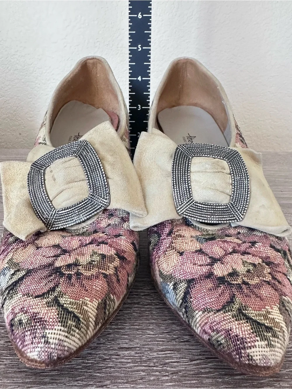 Peter Fox Vintage Woven Floral Tapestry Suede Bow Buckle Heels Pumps Italy 7.5B